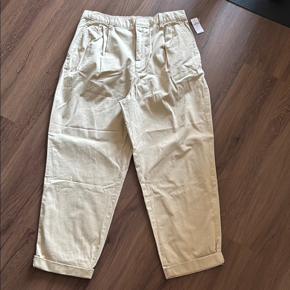 NWT Gap Women’s Khakis